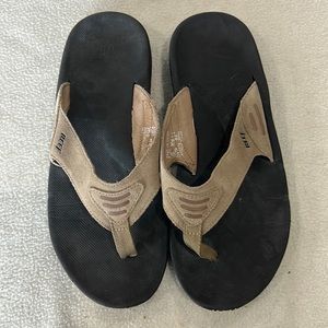 Reef Tan Flip Flops. Size M